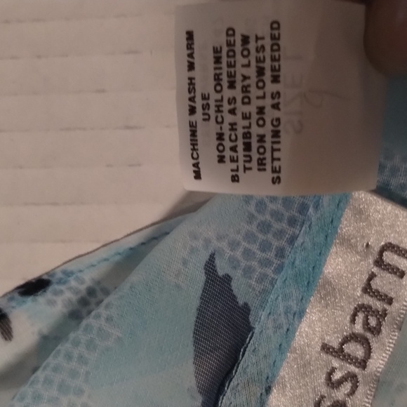 Dressbarn aqua and lavender bottom front sheer flutter sleeve and neckline… - Picture 8 of 8